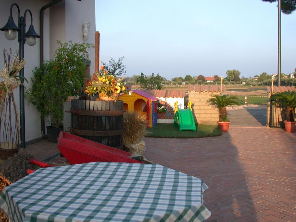 Agriturismo Torre Cristina Aprilia Buitenkant foto