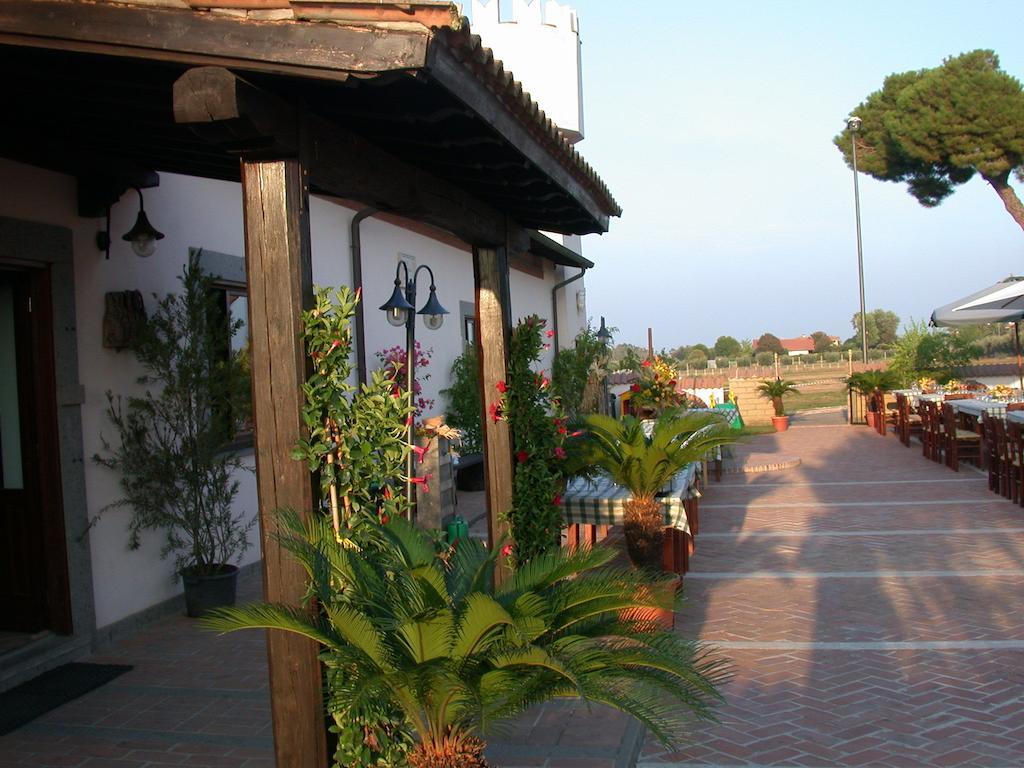 Agriturismo Torre Cristina Aprilia Buitenkant foto